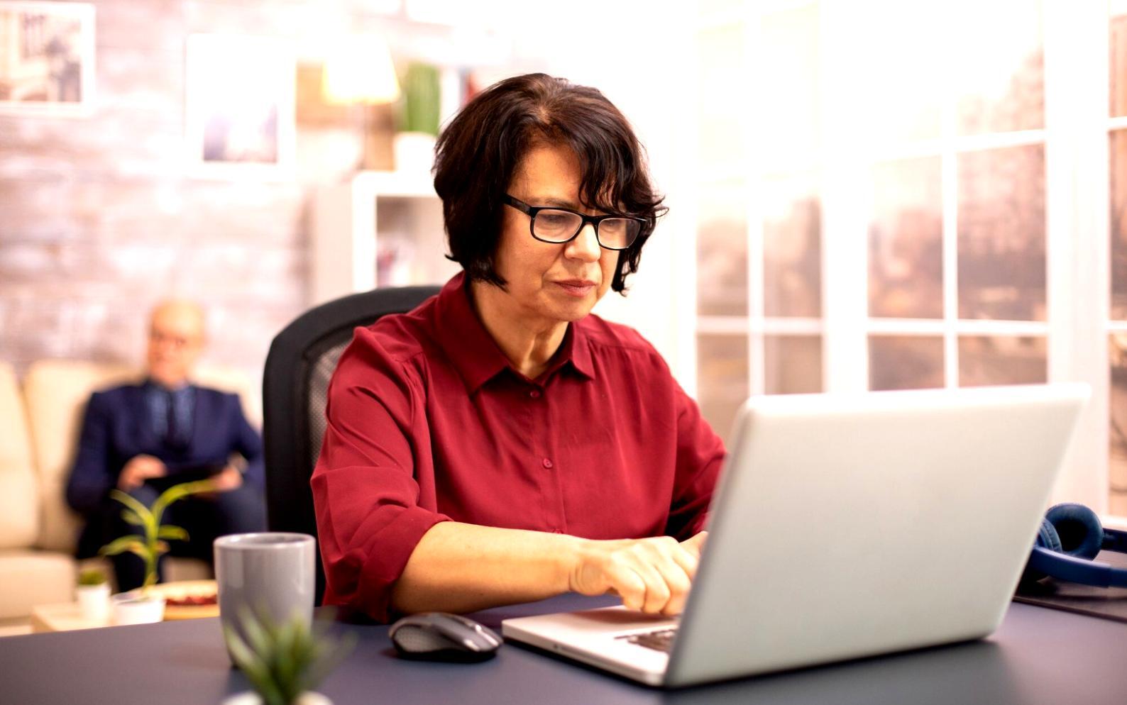 Espacio de trabajo dedicado a la educación financiera y asesoramiento sobre inflación