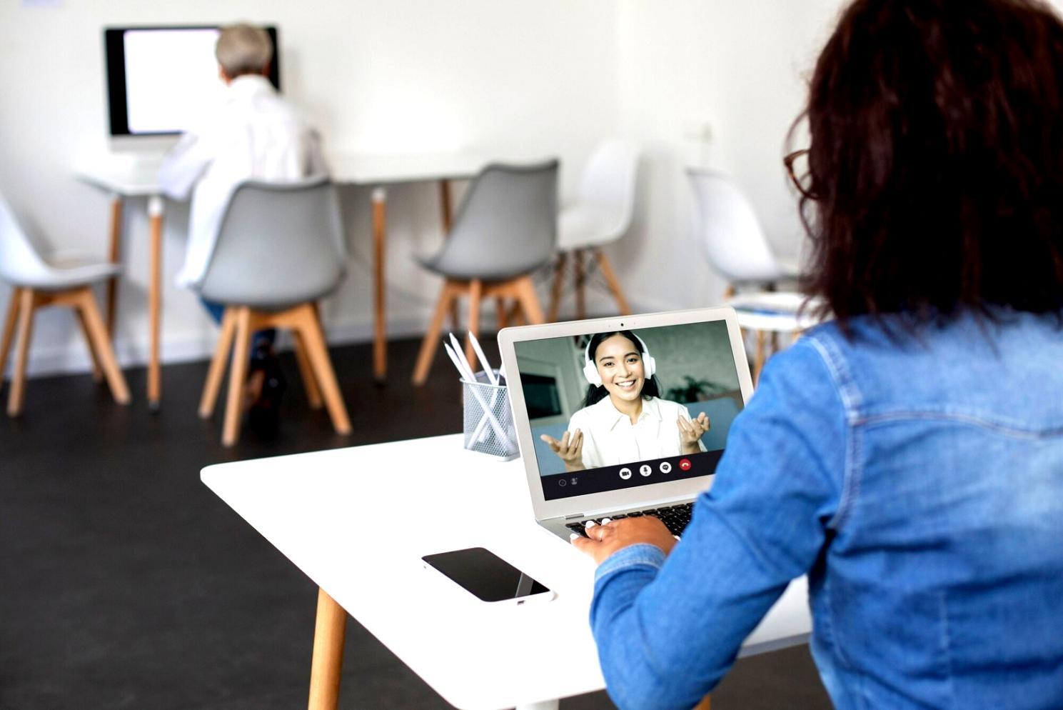 Análisis financiero de impacto inflacionario en economía doméstica